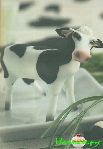 Корова из мастики
