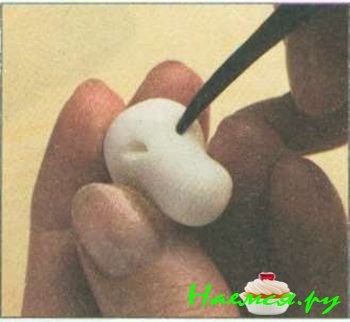 Корова из мастики