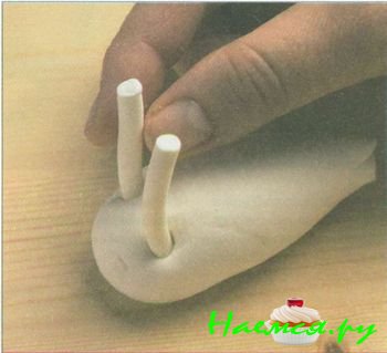 Свинья из мастики