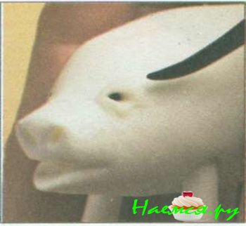 Свинья из мастики