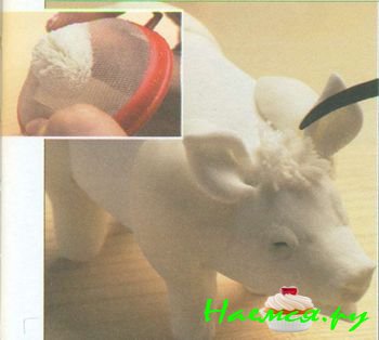 Свинья из мастики