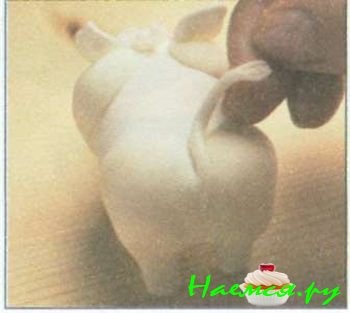 Свинья из мастики