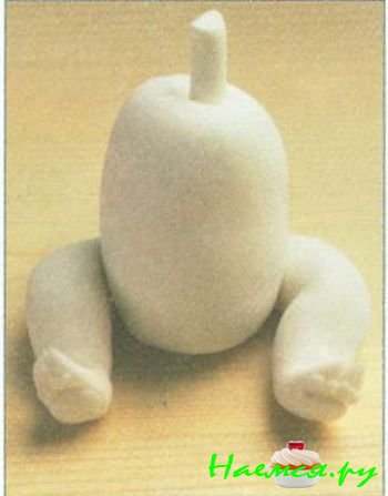 Бурый медведь из мастики