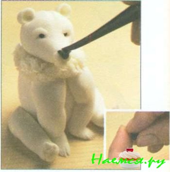 Бурый медведь из мастики