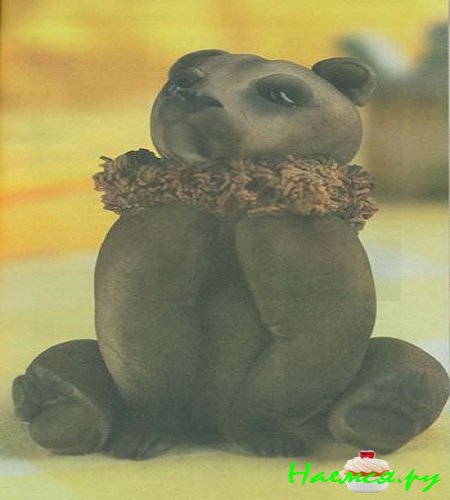 Бурый медведь из мастики