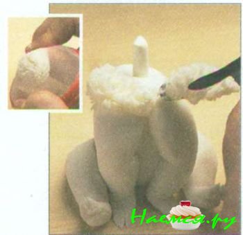 Бурый медведь из мастики