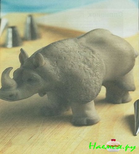 Носорог из мастики