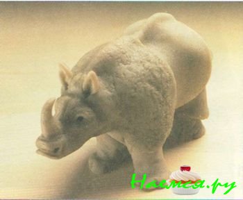 Носорог из мастики