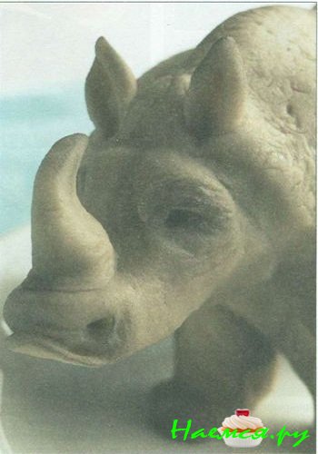 Носорог из мастики