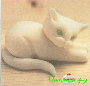 Три кошки из мастики