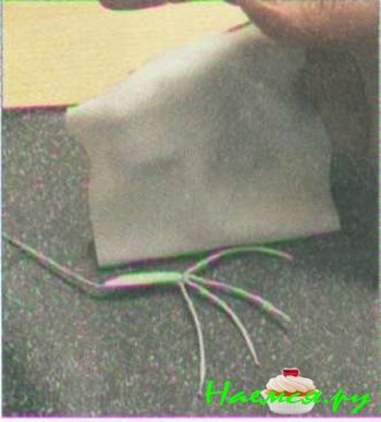 Летучая мышь из мастики