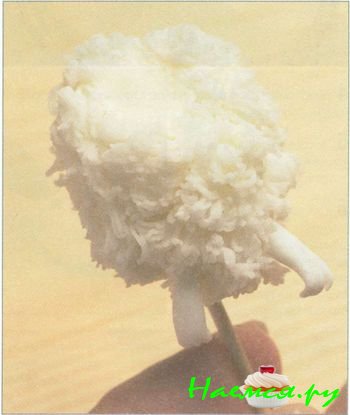 Летучая мышь из мастики