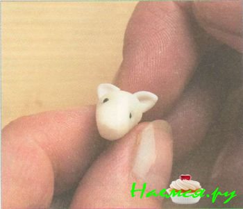 Летучая мышь из мастики