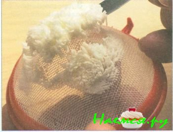 Летучая мышь из мастики