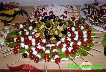 САЛАТЫ И ЗАКУСКИ