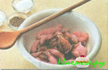 ЗЕЛЕНЫЙ САЛАТ С ГРУДКОЙ ИНДЕЙКИ