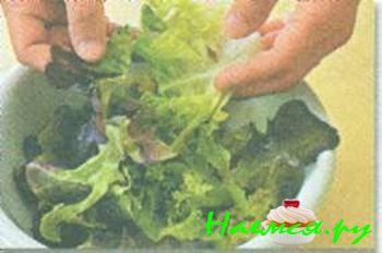 САЛАТ С КОЗЬИМ СЫРОМ