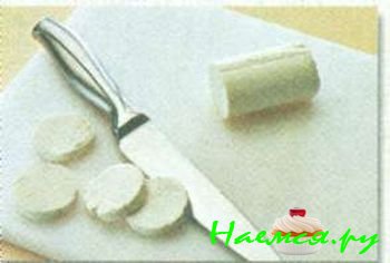 САЛАТ С КОЗЬИМ СЫРОМ