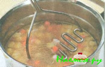 КАРТОФЕЛЬНЫЙ СУП С СОСИСКАМИ ПО-ФРАНКФУРТСКИ