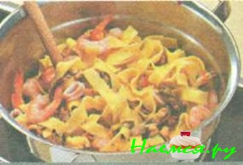 ЛАПША С МОРЕПРОДУКТАМИ