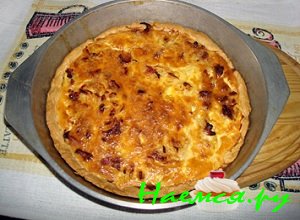 Выпекать пирог примерно 45 минут