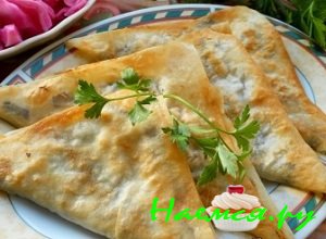 Треугольники из лаваша с грибочками и картошечкой