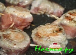 Мясо обжаривать до румяной корочки