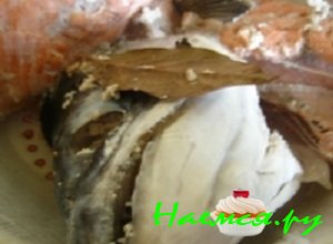 Суповой набор выложить в тарелку и остудить при комнатной температуре