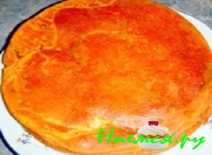 Для того чтобы приготовить пышные блинчики, необходимо правильно замесить тесто