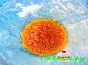 Корень имбиря натереть на самой мелкой терке