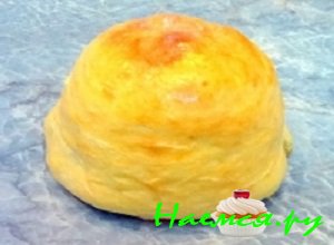 Горшок с тестом вынуть из духовой печи и охладить его до комнатной температуры.