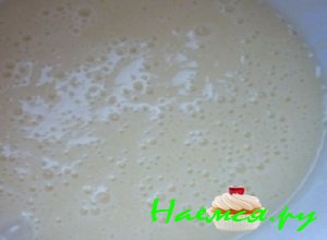 В миску влить 