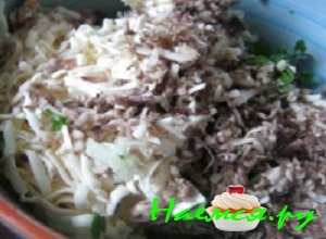 Смешать вместе все перечисленные ингредиенты в глубокой миске