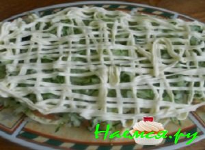 Аккуратно выложить половину