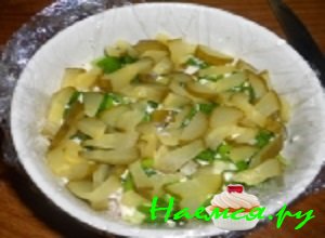 Яйца залить прохладной водой 