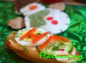 Новогодние кростини с семгой