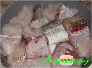 Сначала промойте хорошенько под проточной водой рыбное филе