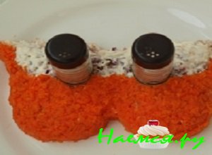 Морковку очистить, хорошенечко вымыть и отварить ее на пару до готовности