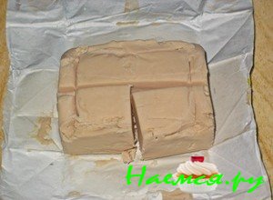 Потом эту пачку просто поделите на четыре части, у Вас получится именно 25 грамм