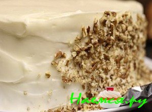 Затем измельчите пекан и засыпьте им выпечку