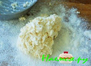 Замесите тесто