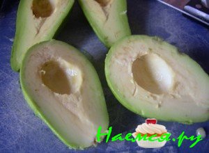 Почистите авокадо