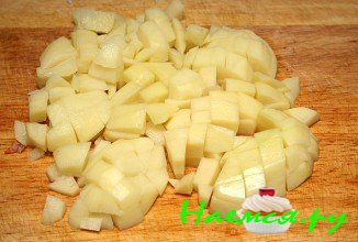 Порежьте картофель