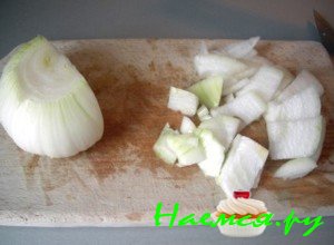 Порежьте лук