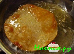 Обжарьте кукурузные лепёшки