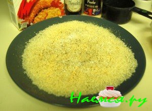 Подготовьте панировочные сухари