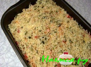 Потрите сыр и отправьте запекаться