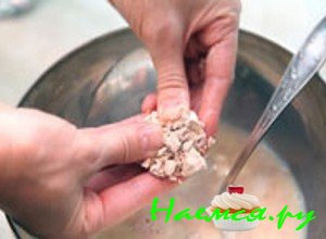 Раскрошите дрожжи