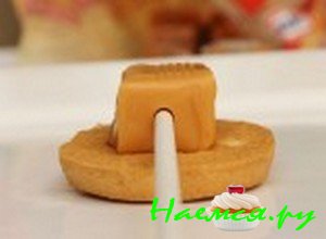 Вставьте палку в карамель