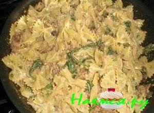 Паста с беконом и вялеными помидорами